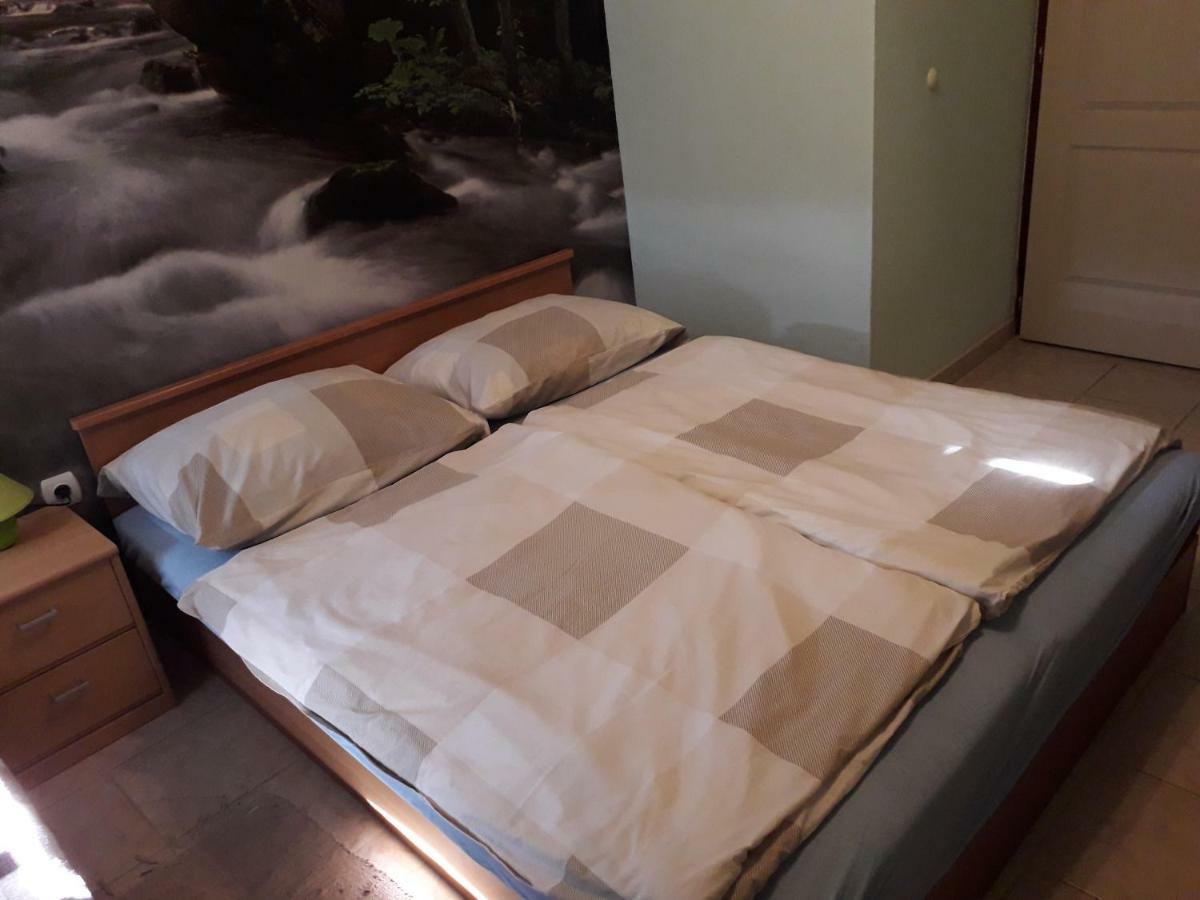 Apartmanhaz Balatonfenyves 아파트 외부 사진